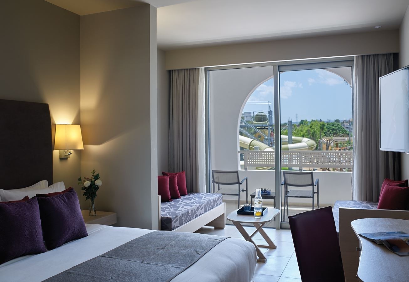 rooms-family-room