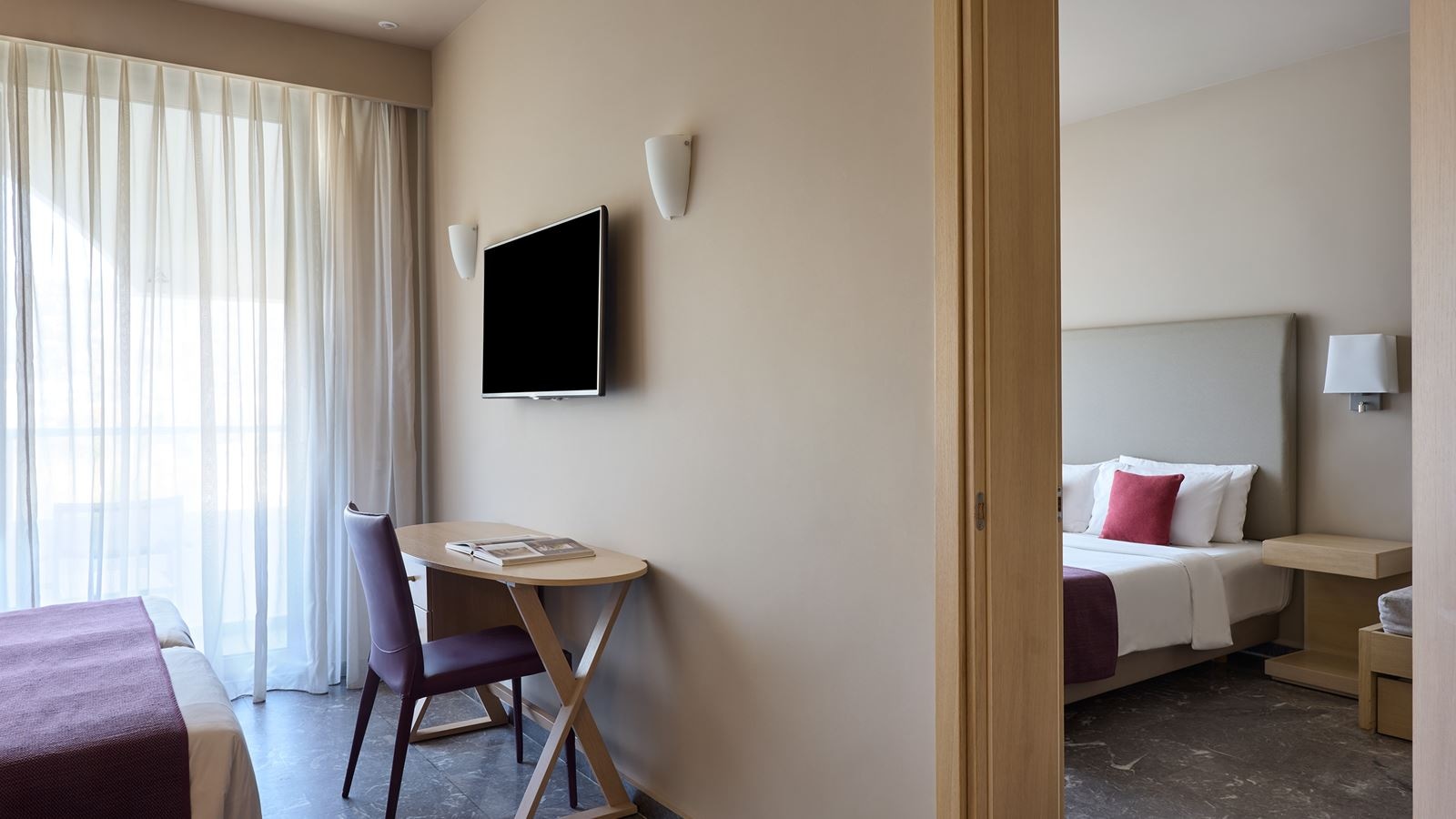 rooms-quadruple-room-balcony-or-terrace