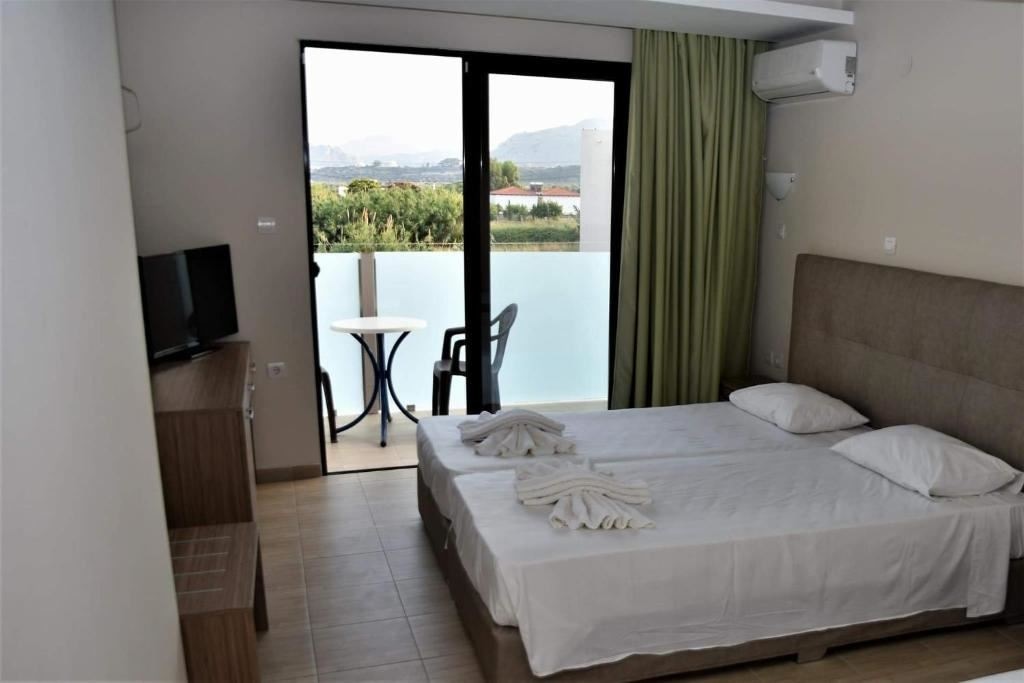 rooms-standard-double-room-balcony-or-terrace
