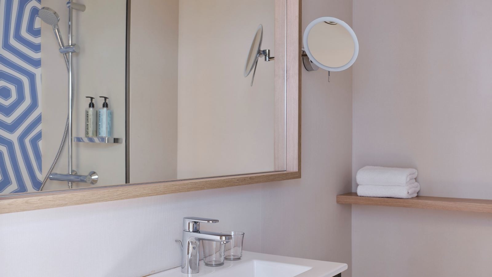 rooms-room-triple-inland-view