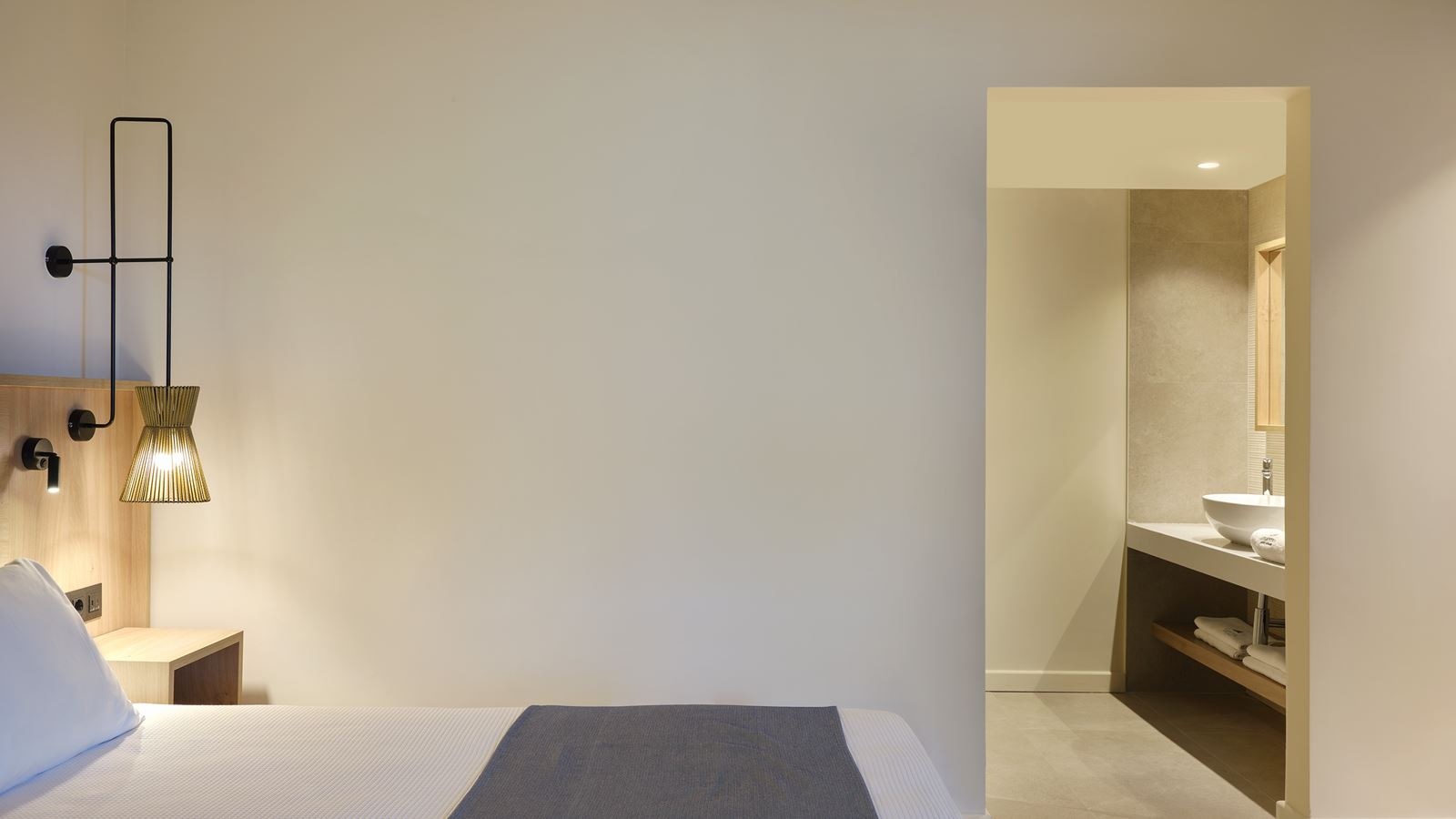 rooms-family-suite-sea-view-open-plan-swim-up