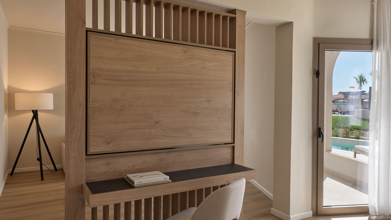 rooms-family-suite-sea-view-open-plan-swim-up