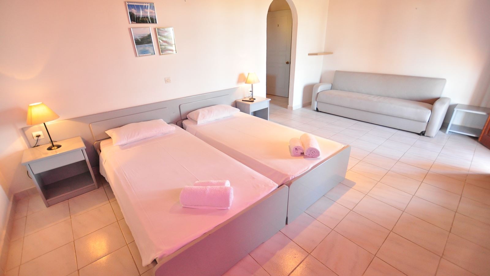 rooms-studio-for-3-persons