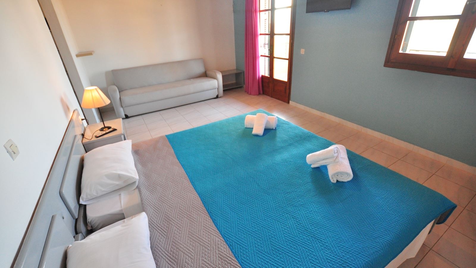 rooms-studio-for-3-persons