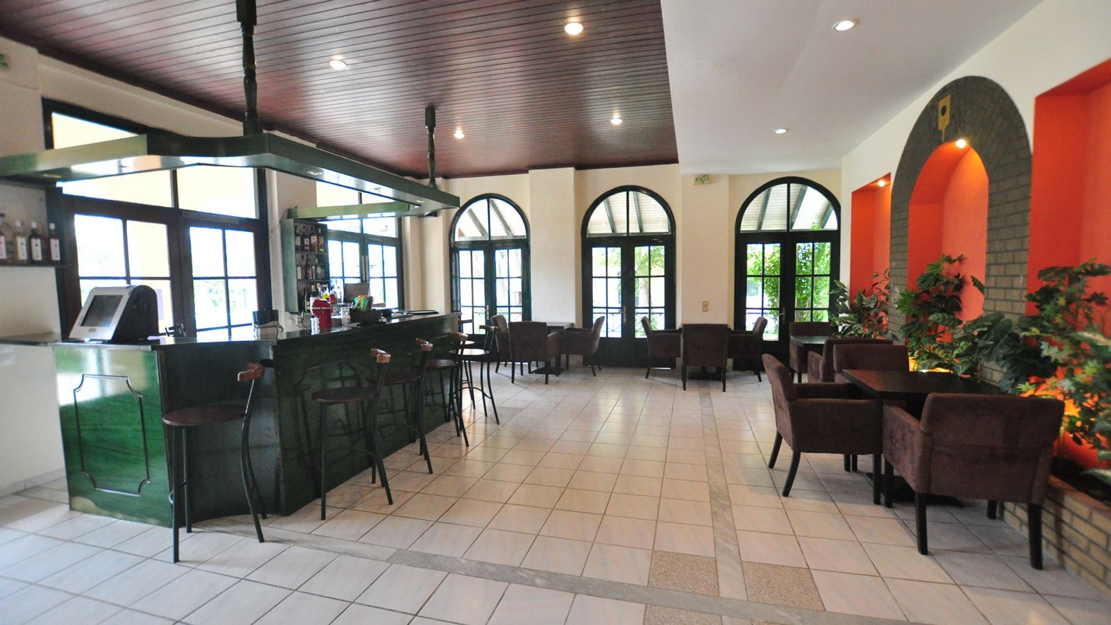 bars-the-garden