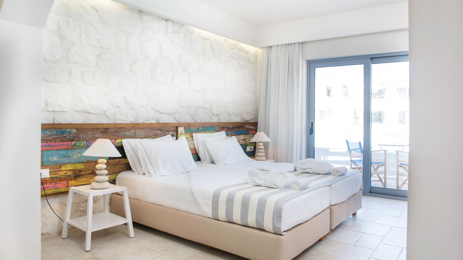 rooms-superior-room