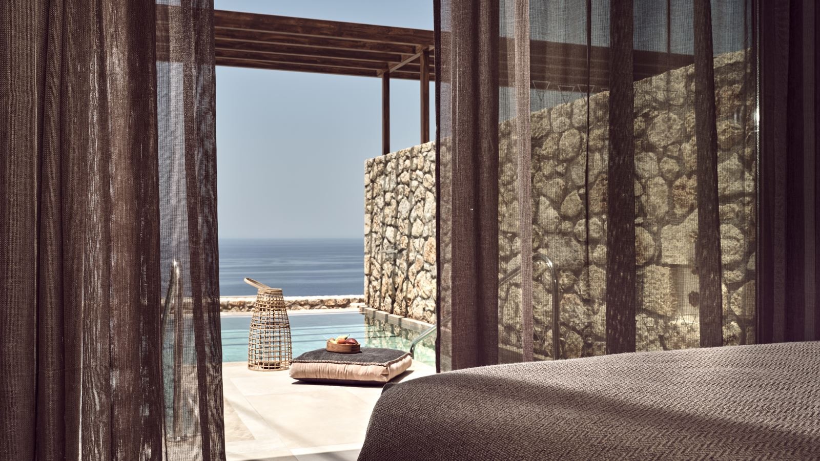 rooms-elite-suite-sea-view-with-infinity-private-pool