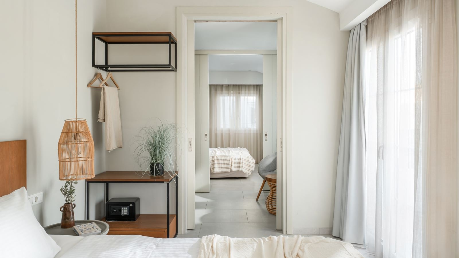 rooms-two-bedroom--family-room