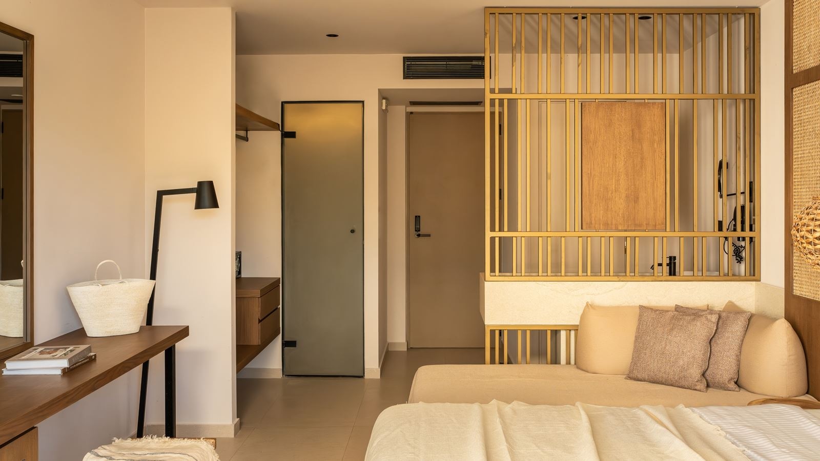 rooms-suite-classic-swimup