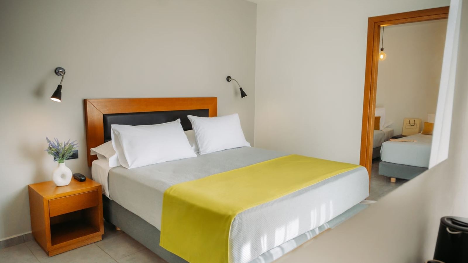rooms-room-quad-landview-balcony