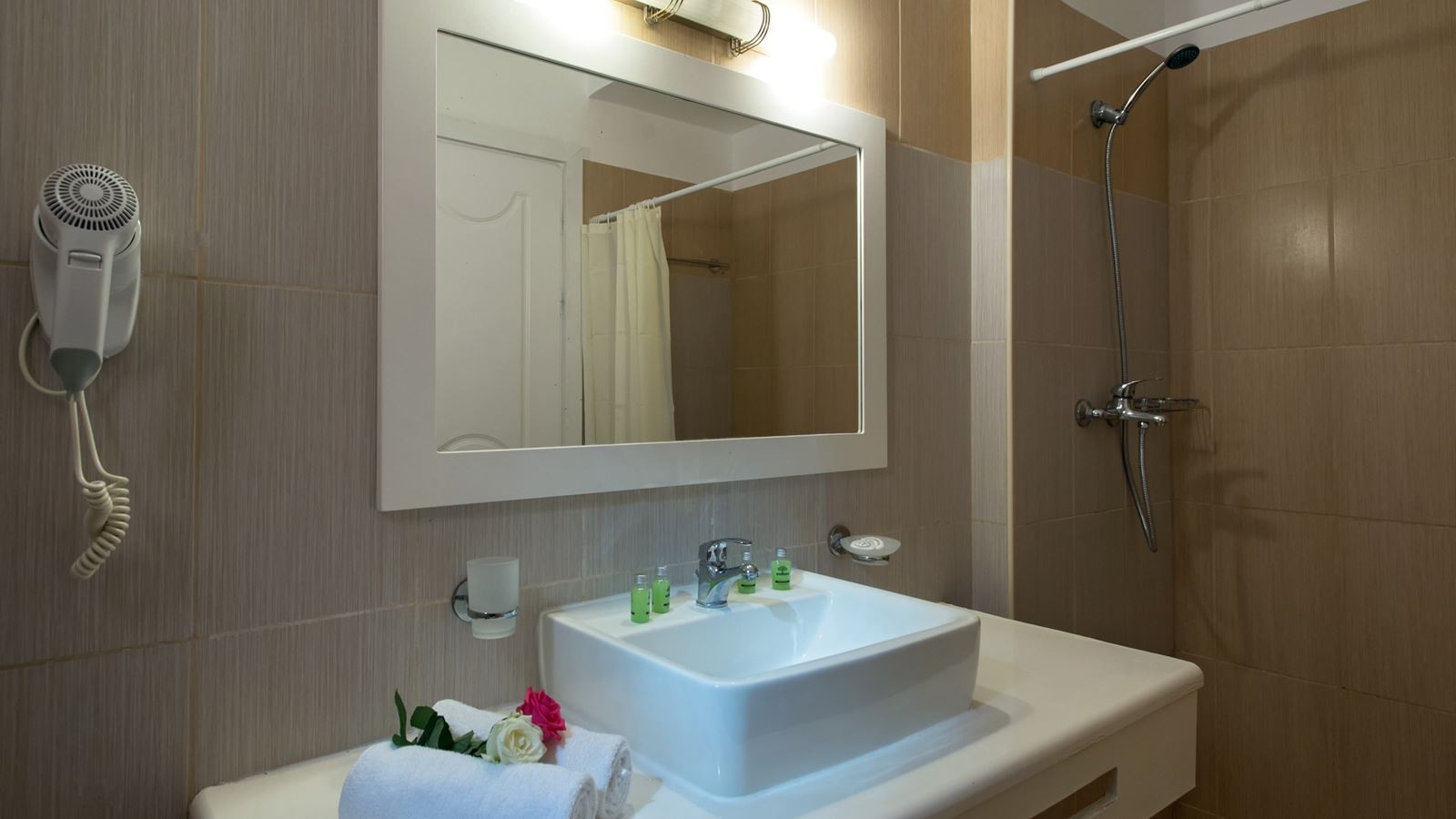 rooms-family-room
