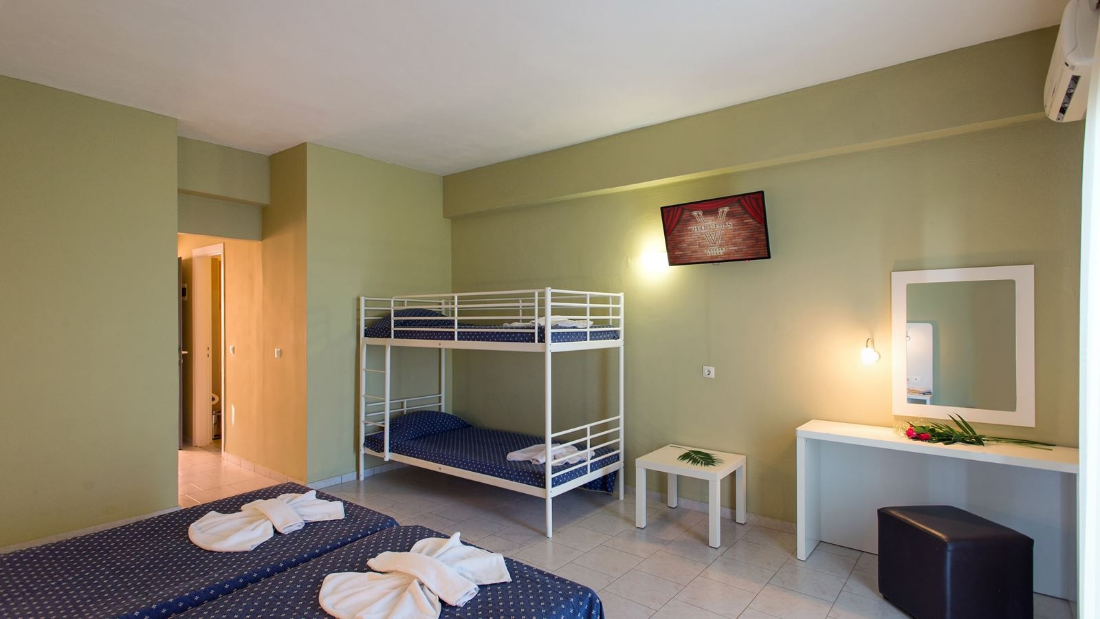 rooms-family-room