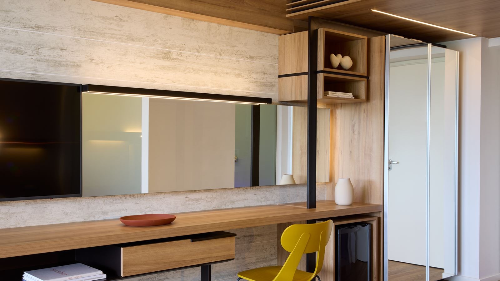 rooms-classic-room-side-sea-view-sharing-pool