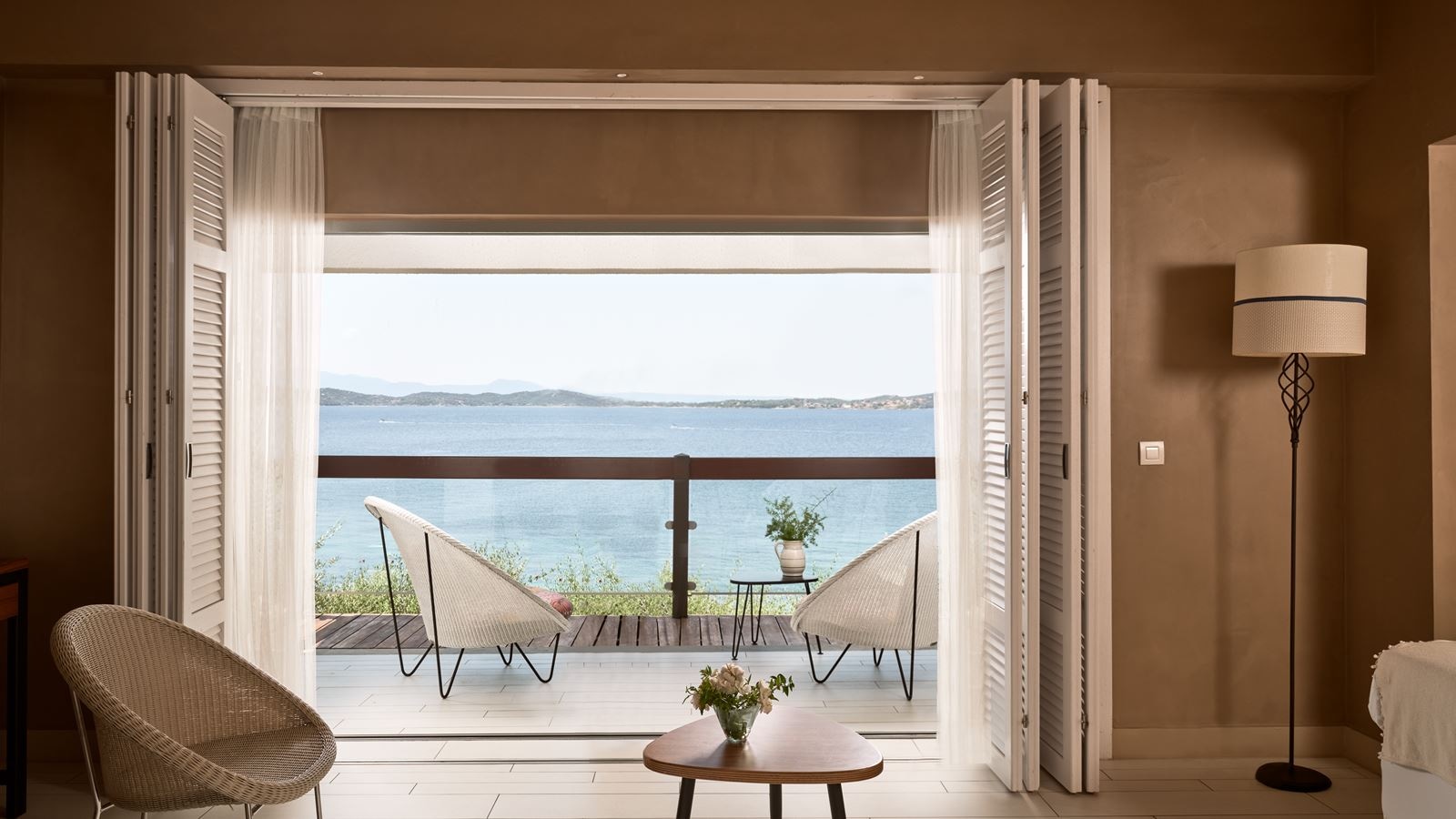 rooms-presidential-bungalow-sea-front-maria-callas