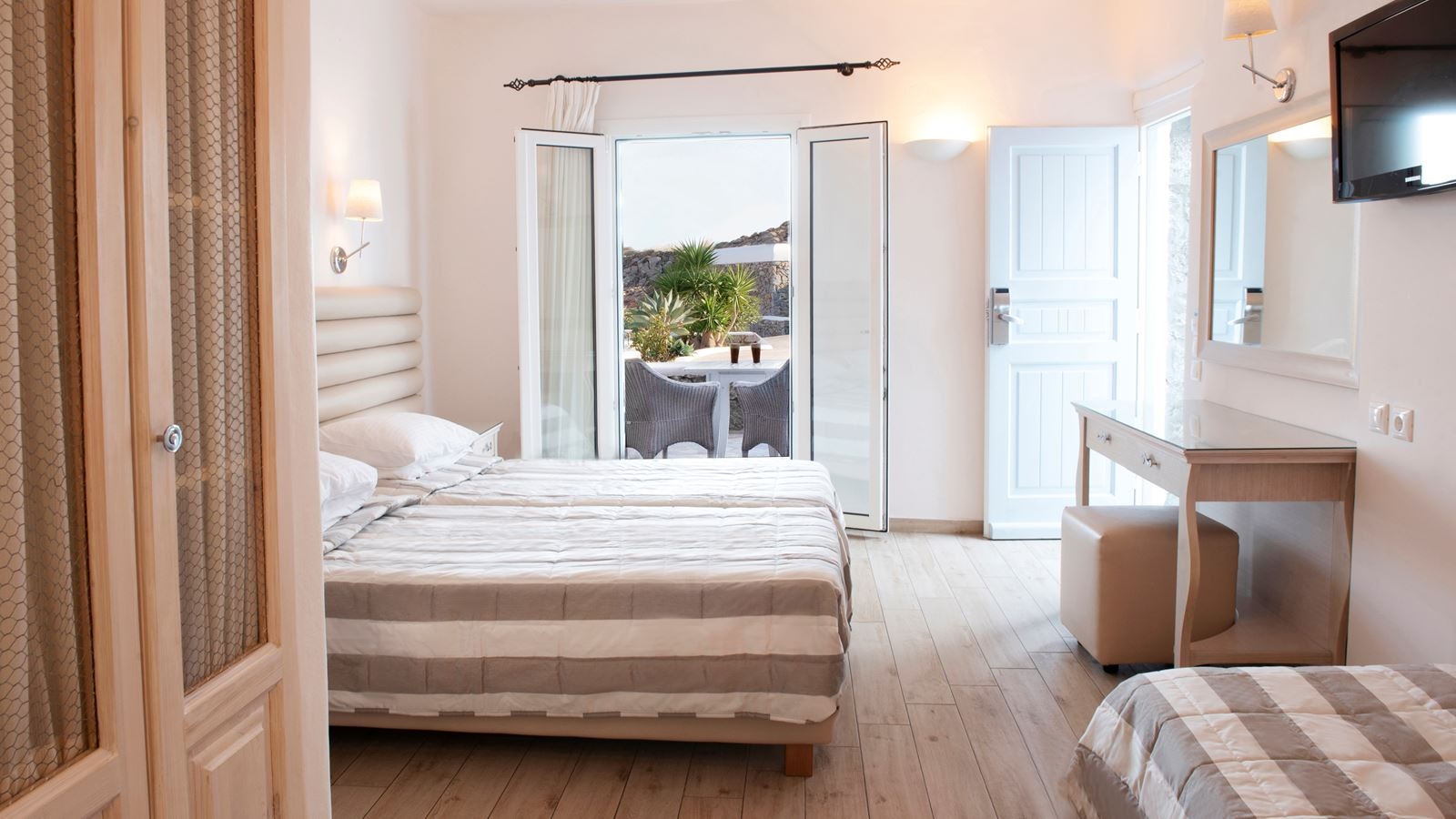 rooms-double-or-twin-deluxe