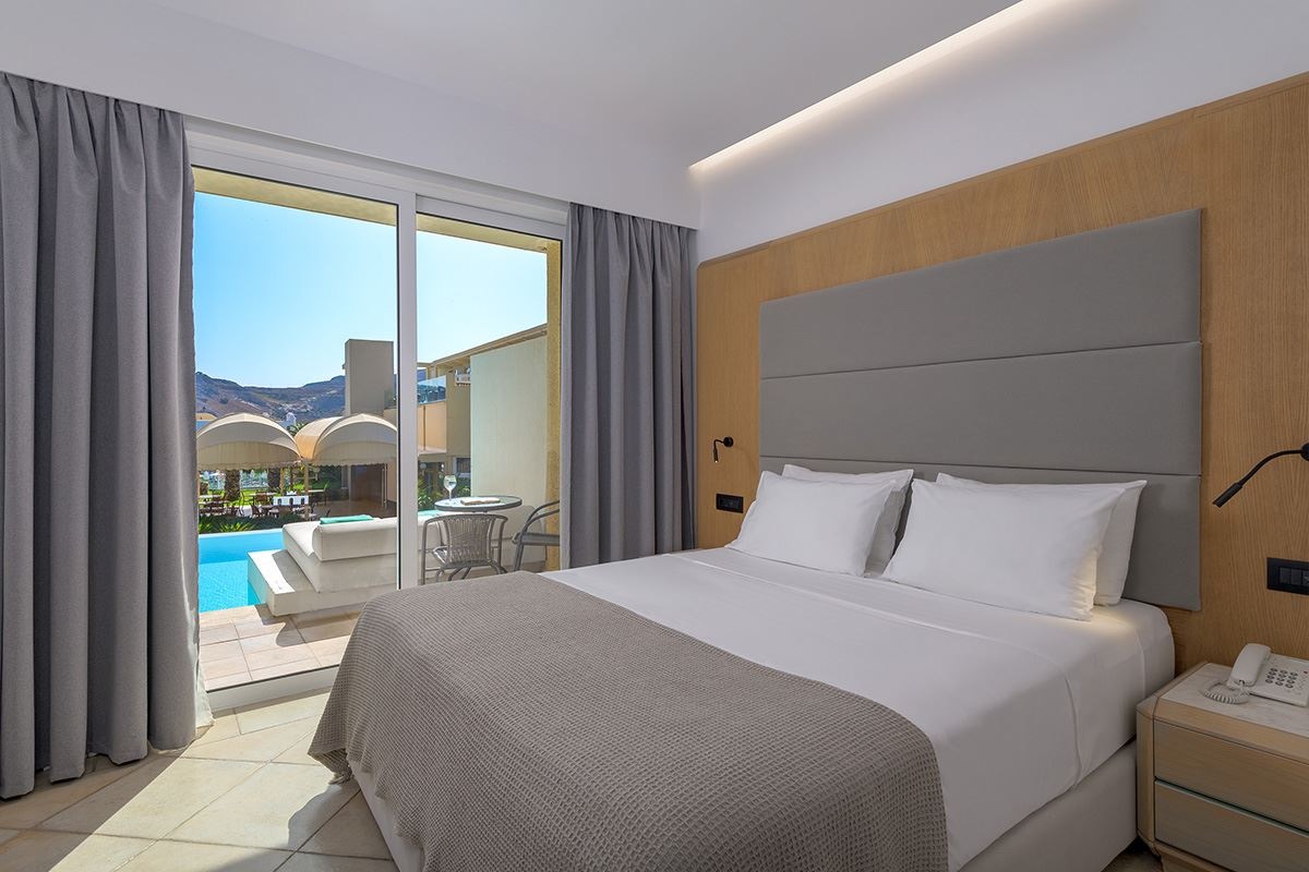 rooms-suite-garden-view-swim-up