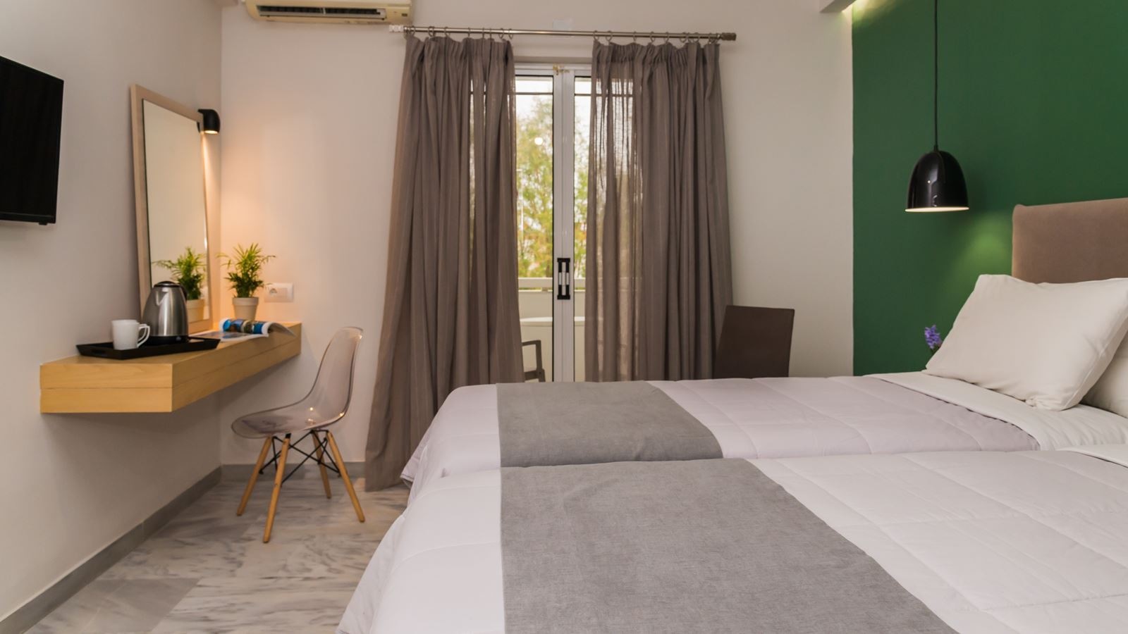 rooms-superior-double-room-balcony-or-terrace