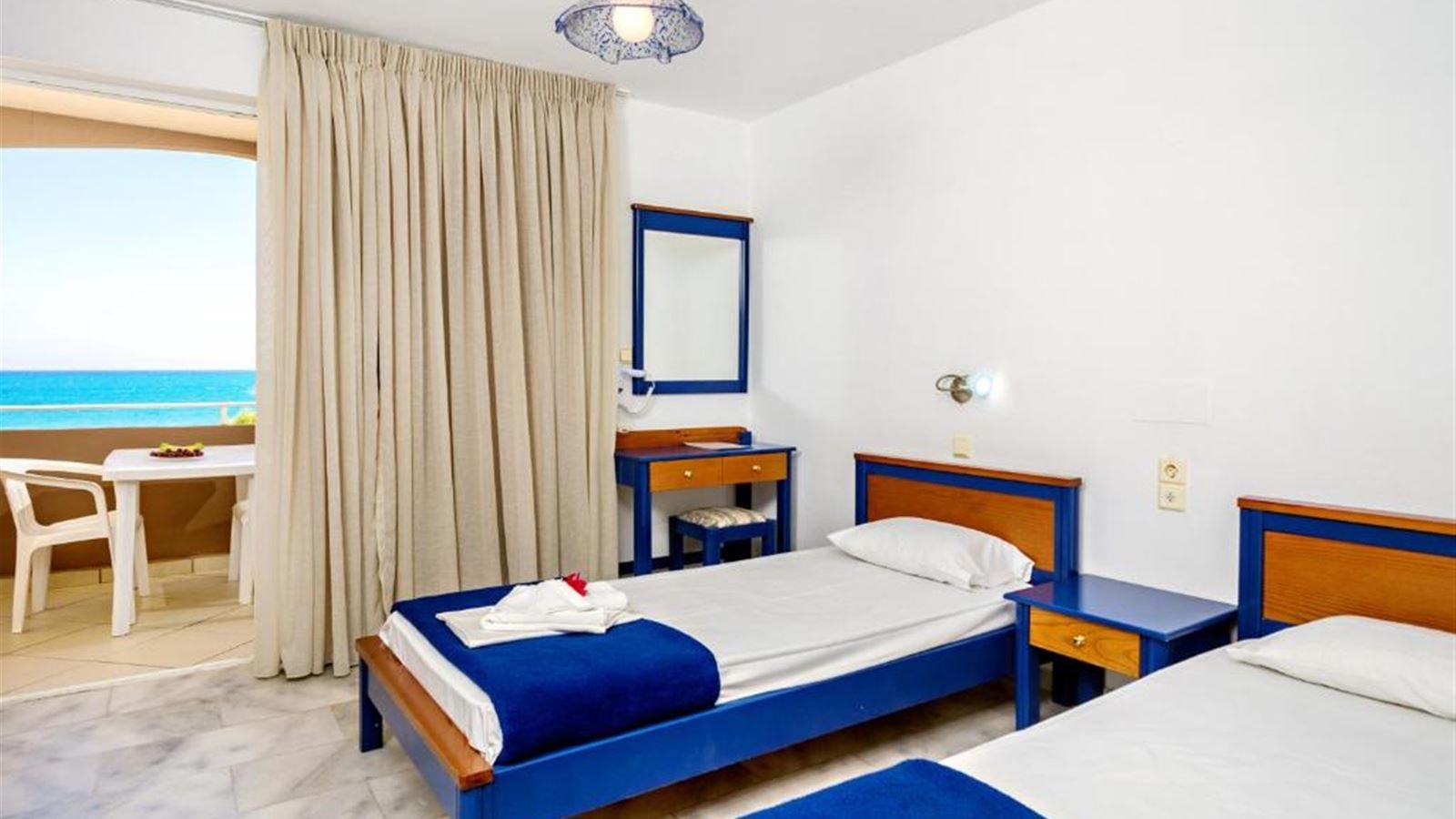 rooms-apartment-side-sea-view-4-pax