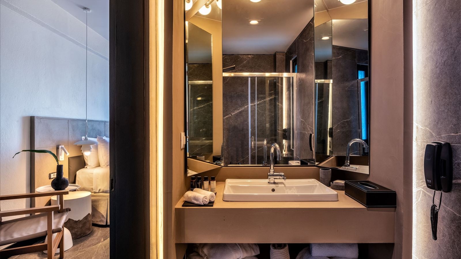 rooms-sapphire-nest-with-sharing-pool