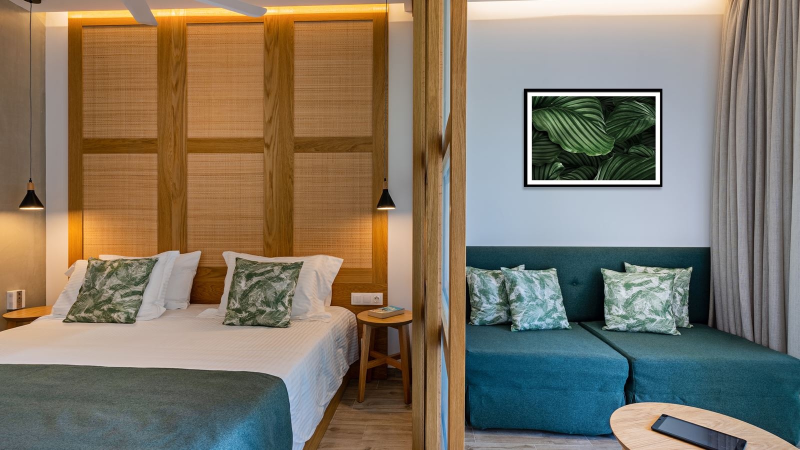 rooms-junior-suite-sharing-pool