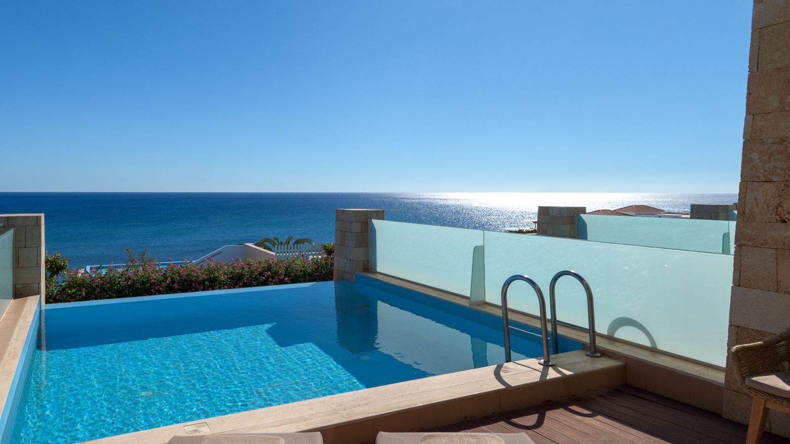 rooms-deluxe-room-sea-view-private-pool-terrace