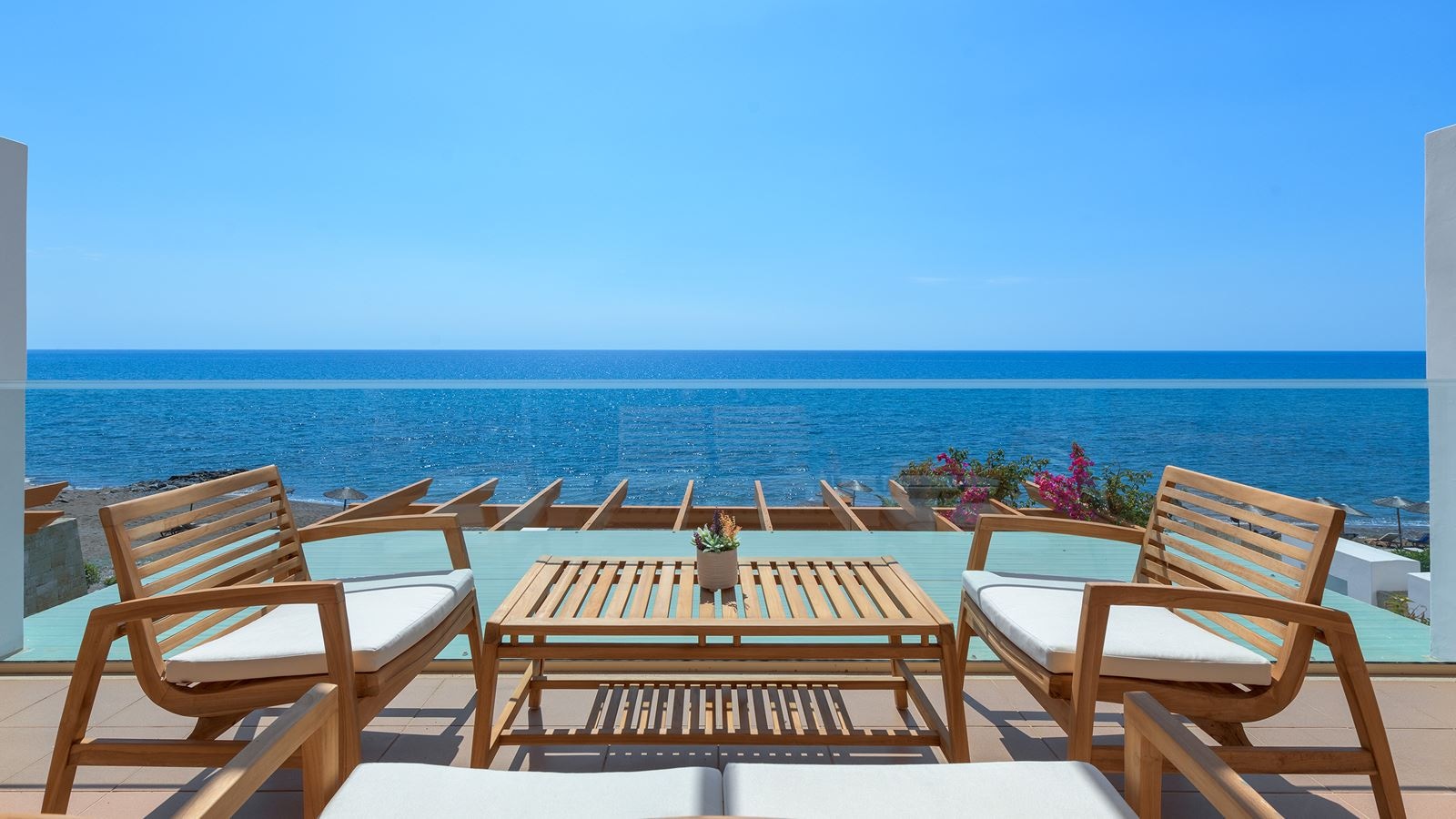 rooms-ambassador-beach-villa-sv-with-pool-3-bedrooms-maisonette--signature-collection