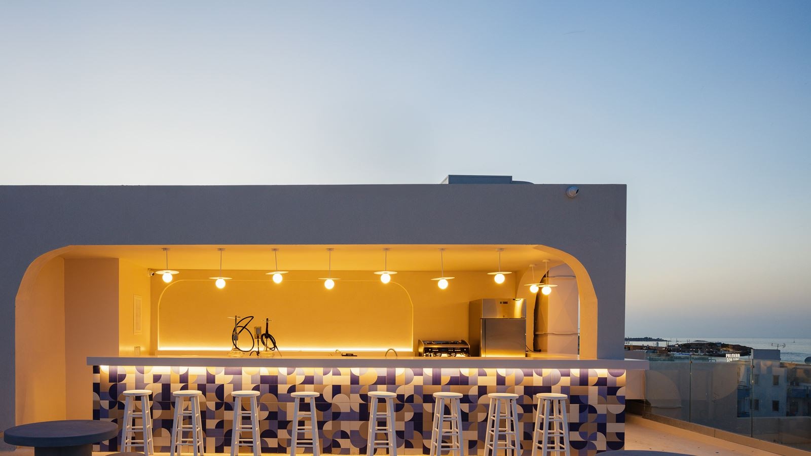 bars-roof-pool-bar