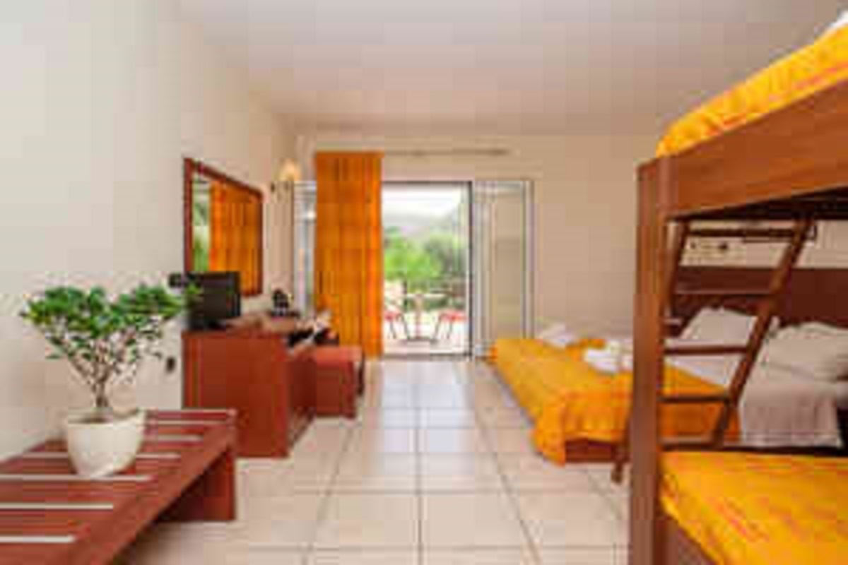 rooms-family-room