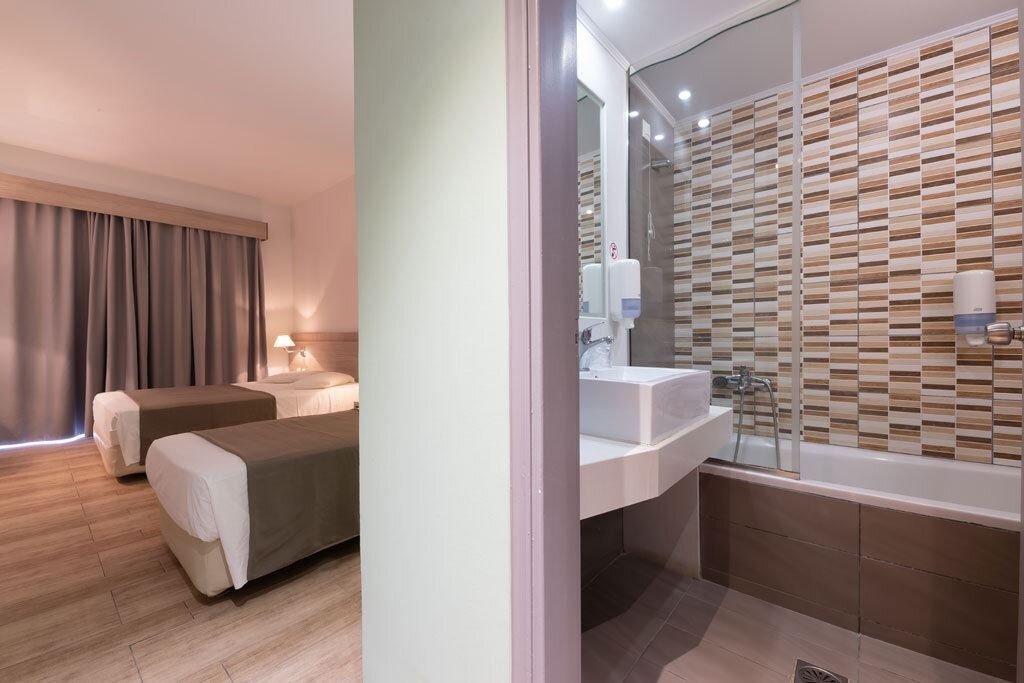 rooms-doubletwin-room-balcony-or-terrace-adults-only