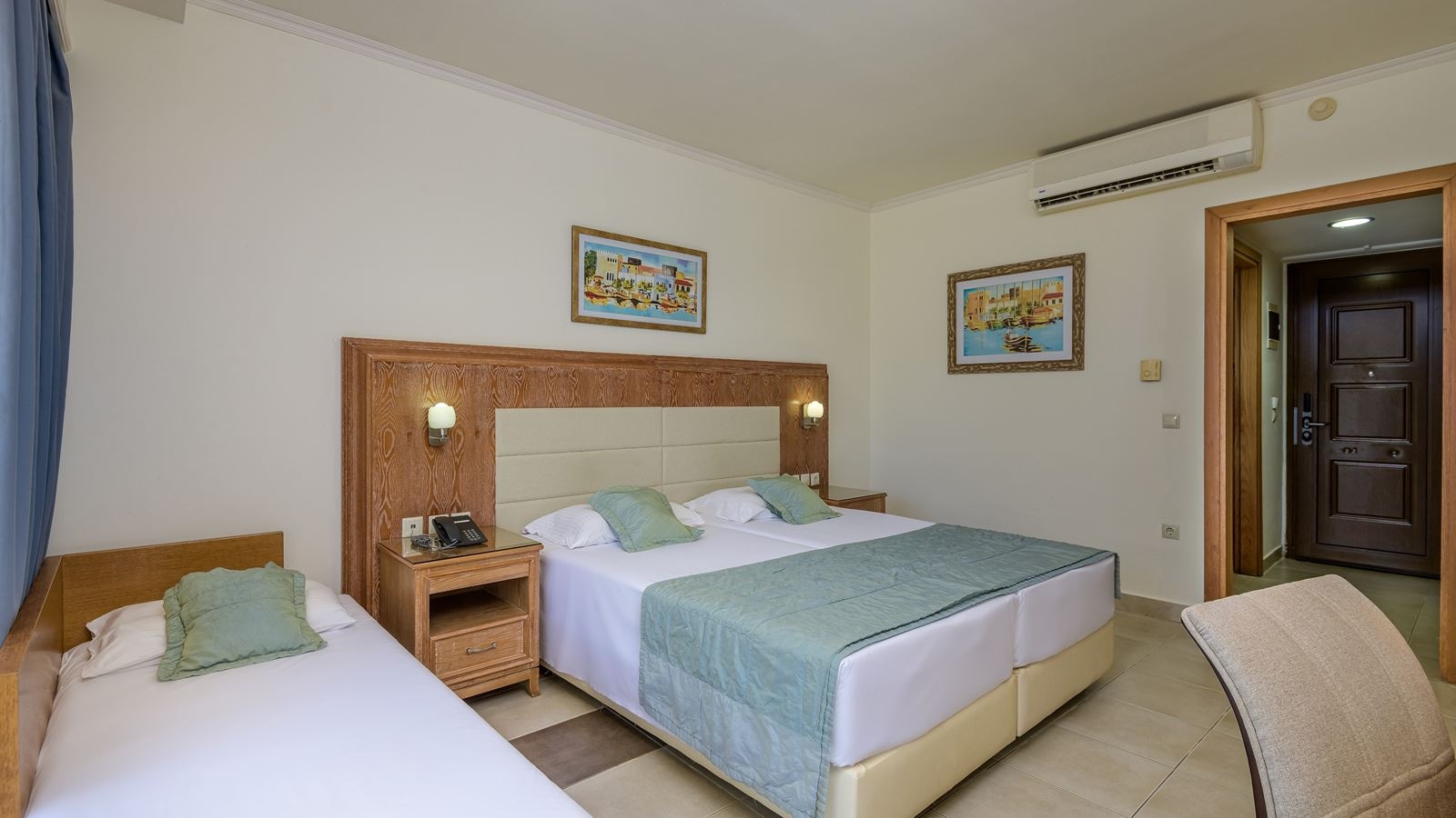 rooms-superior-room
