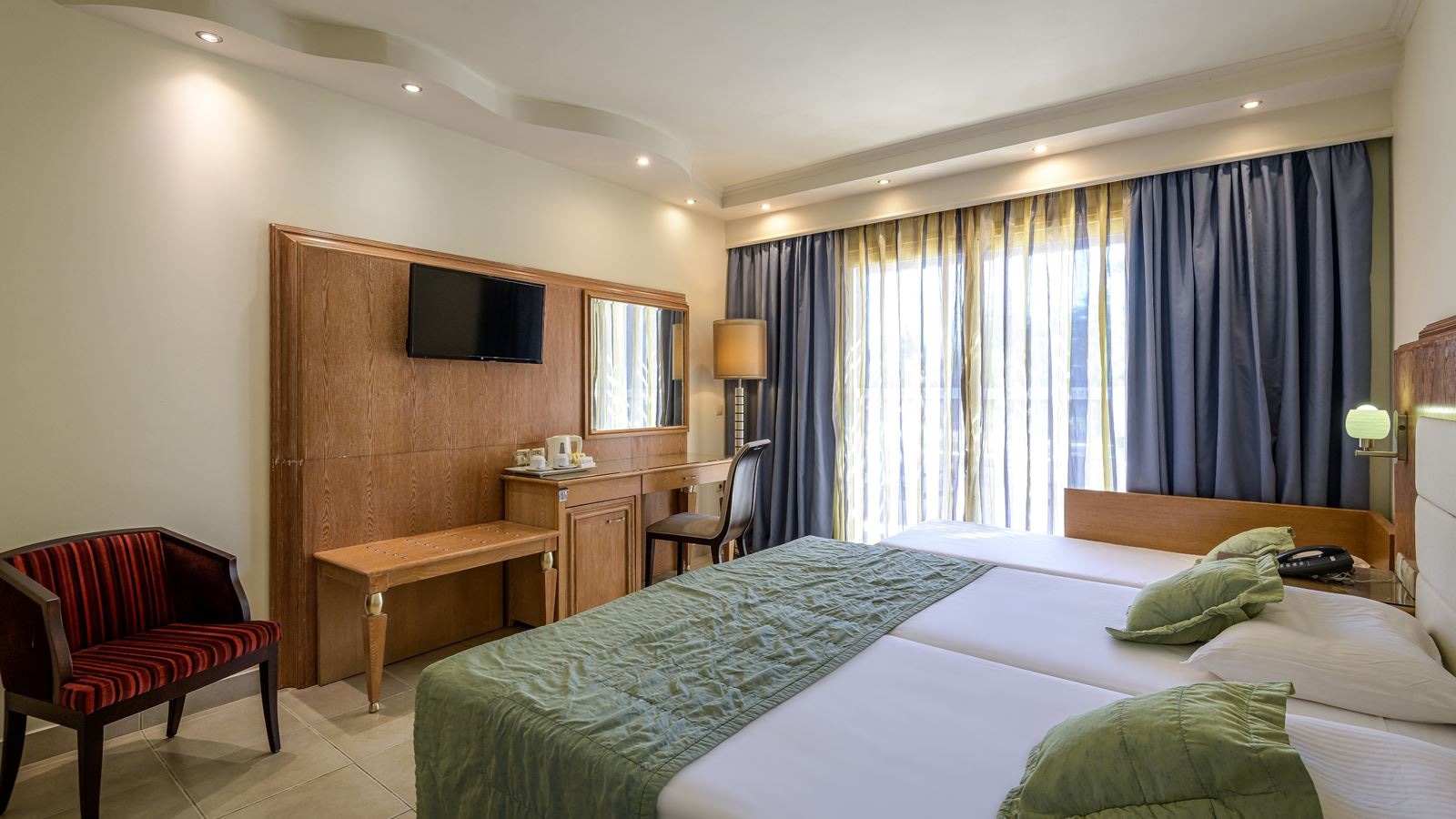 rooms-superior-room