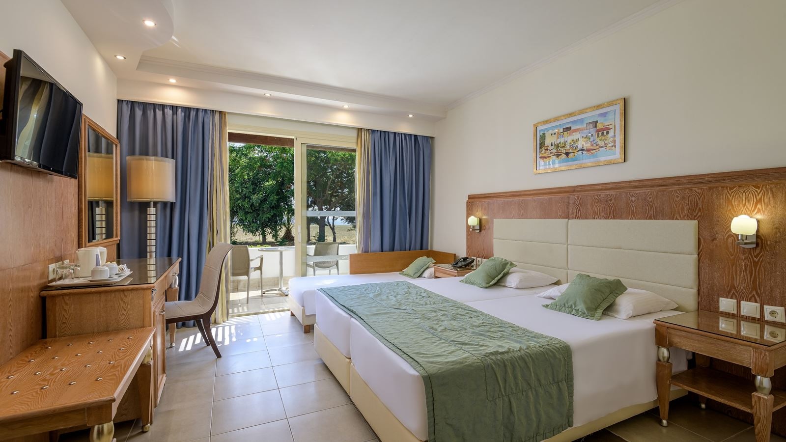 rooms-superior-room