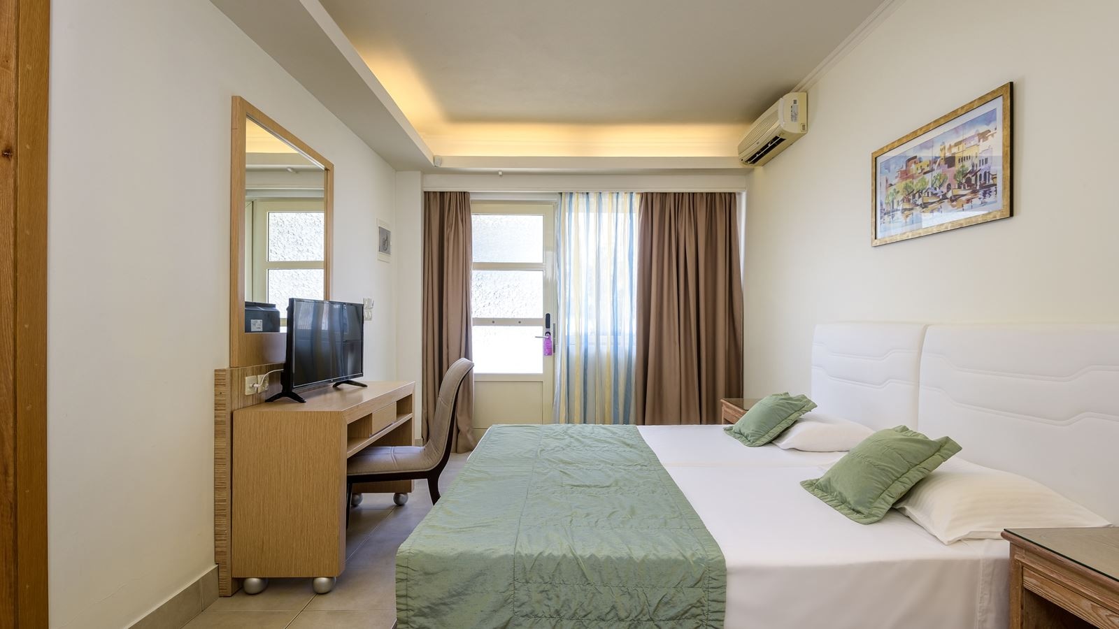 rooms-family-room