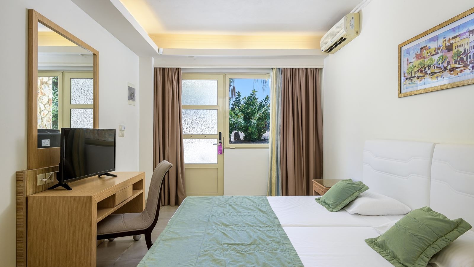 rooms-family-room