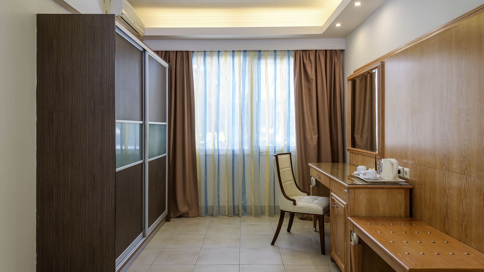 rooms-family-room