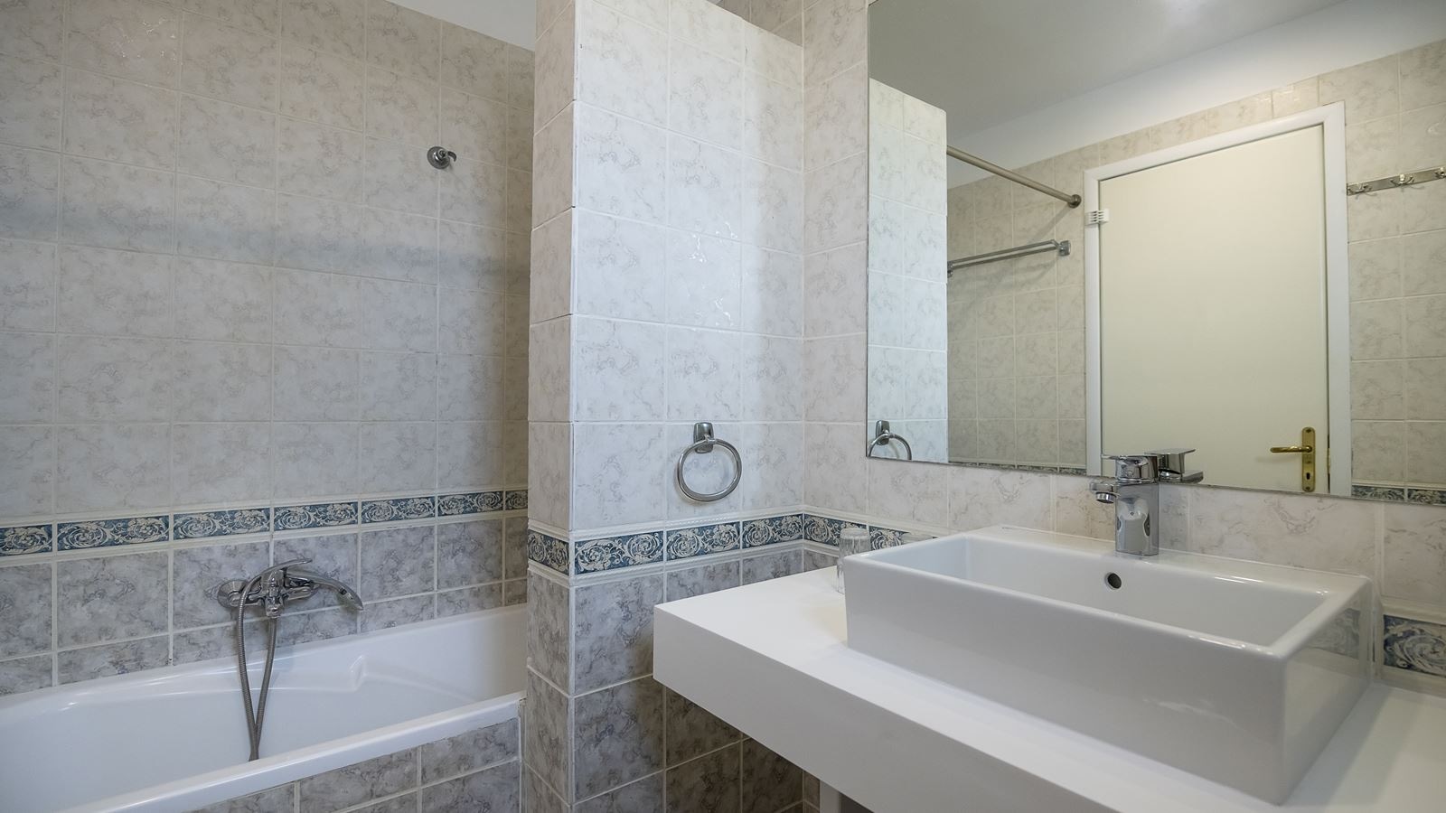 rooms-single-room