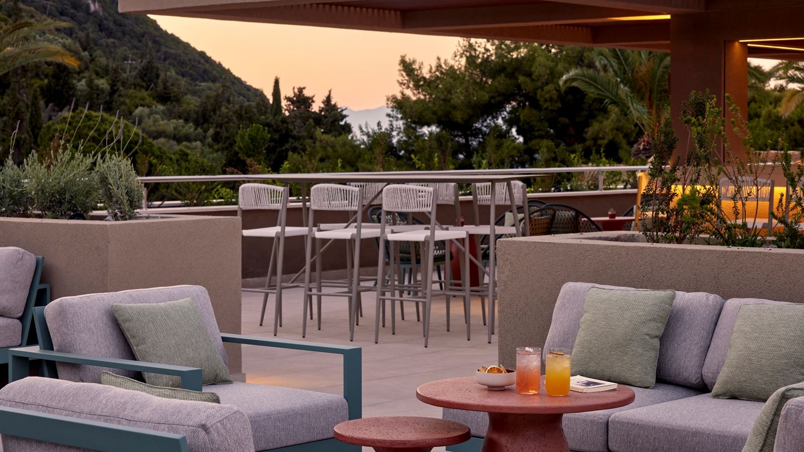 bars-elaionas-bar