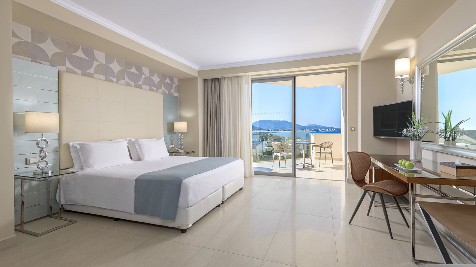 rooms-deluxe-rooms-side-sea-view-with-balcony