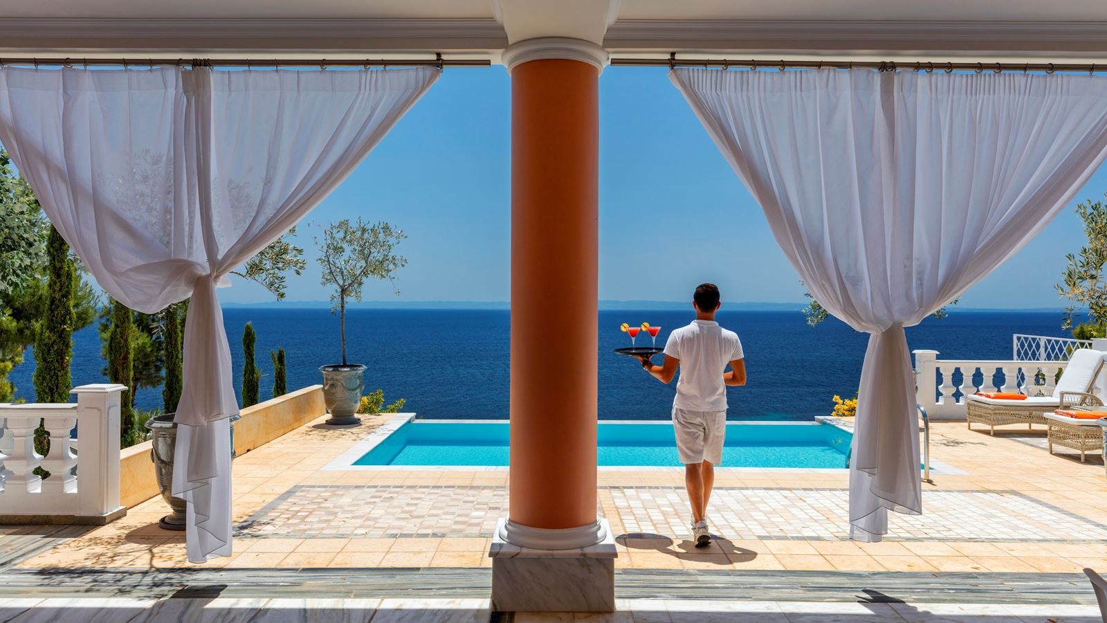 rooms-white-villa