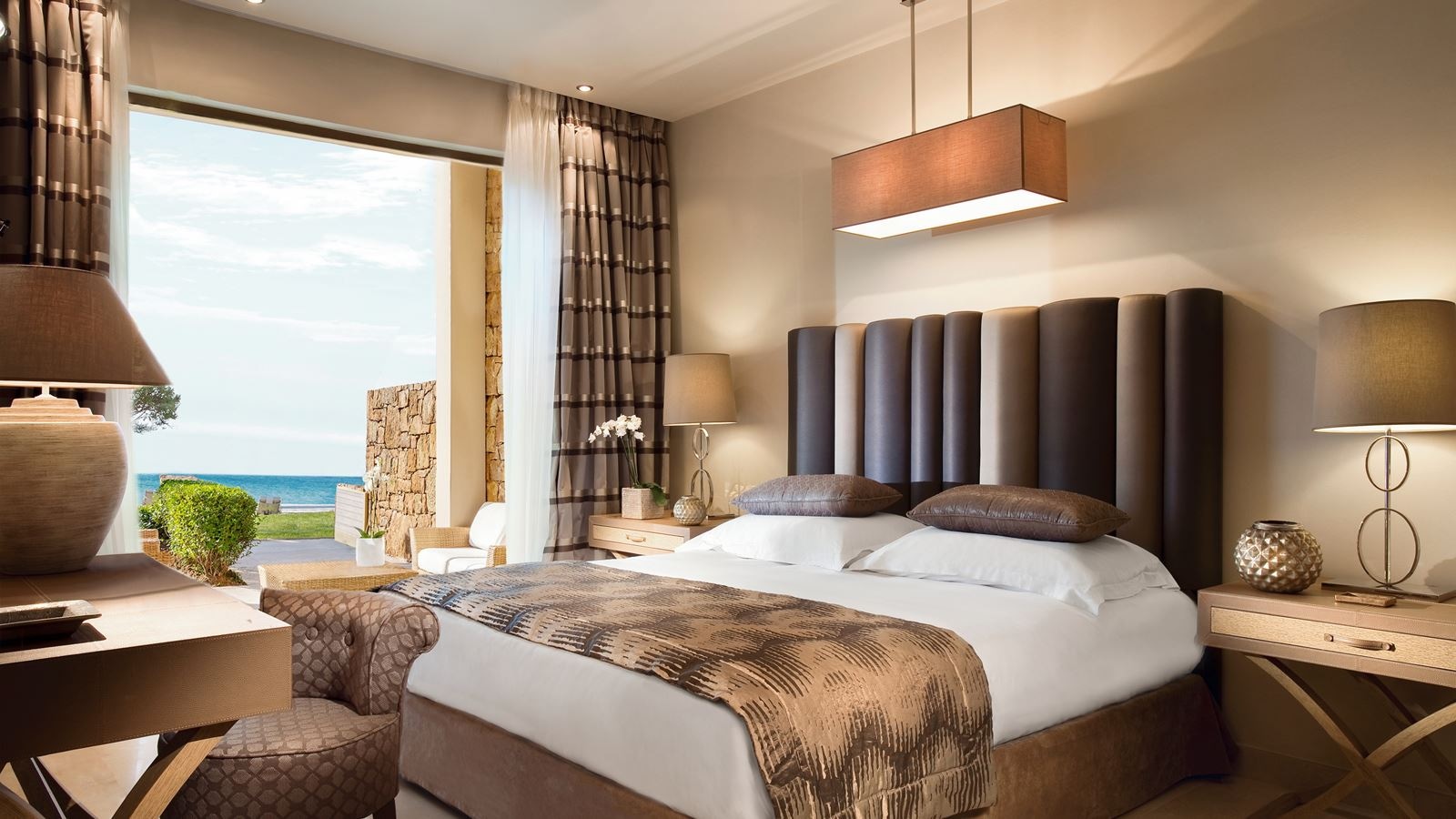 rooms-two-bedroom-family-suite-beach-front