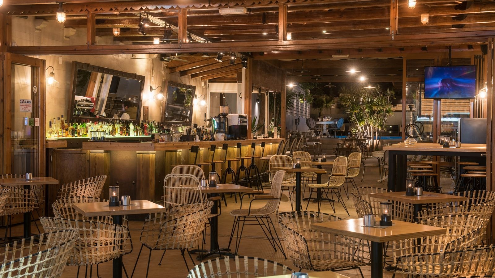 bars-main-bar
