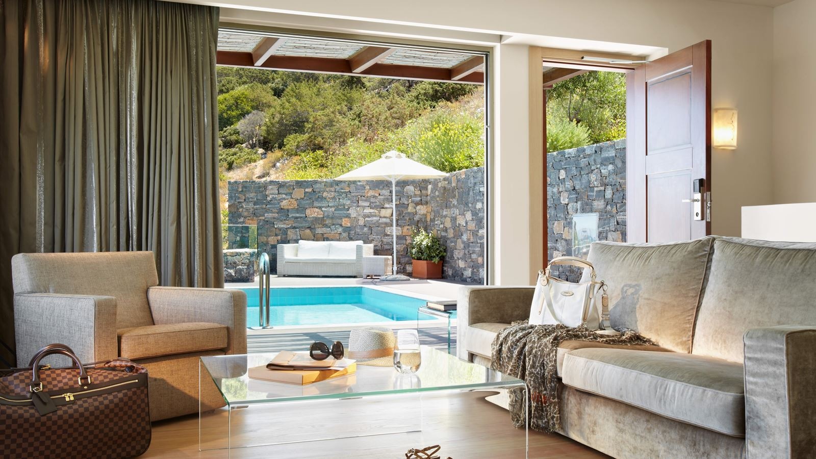 rooms-3-broom-sea-view-villa-with-private-pool