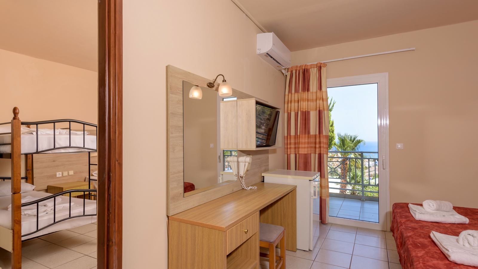 rooms-family-room-garden-view-2-bedroom