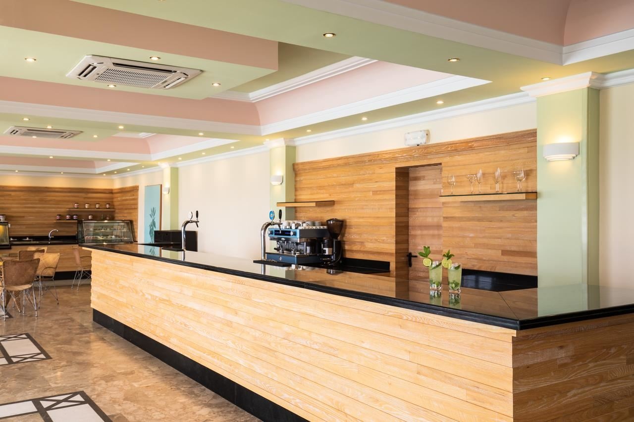 bars-main-bar