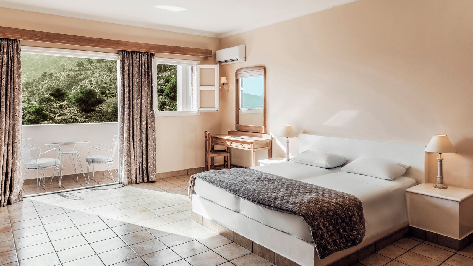 rooms-twin-mountain-view