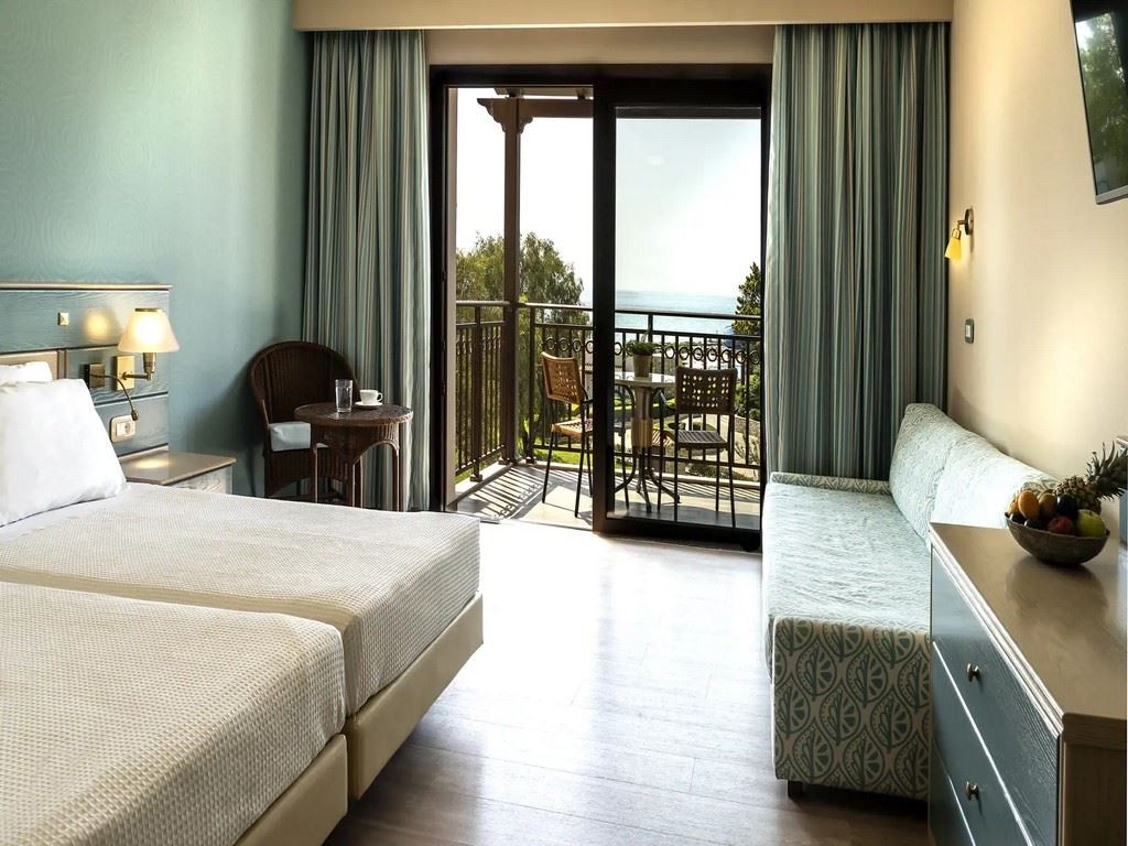 rooms-room-mainbuilding-double-seaview-balcony-or-terrace