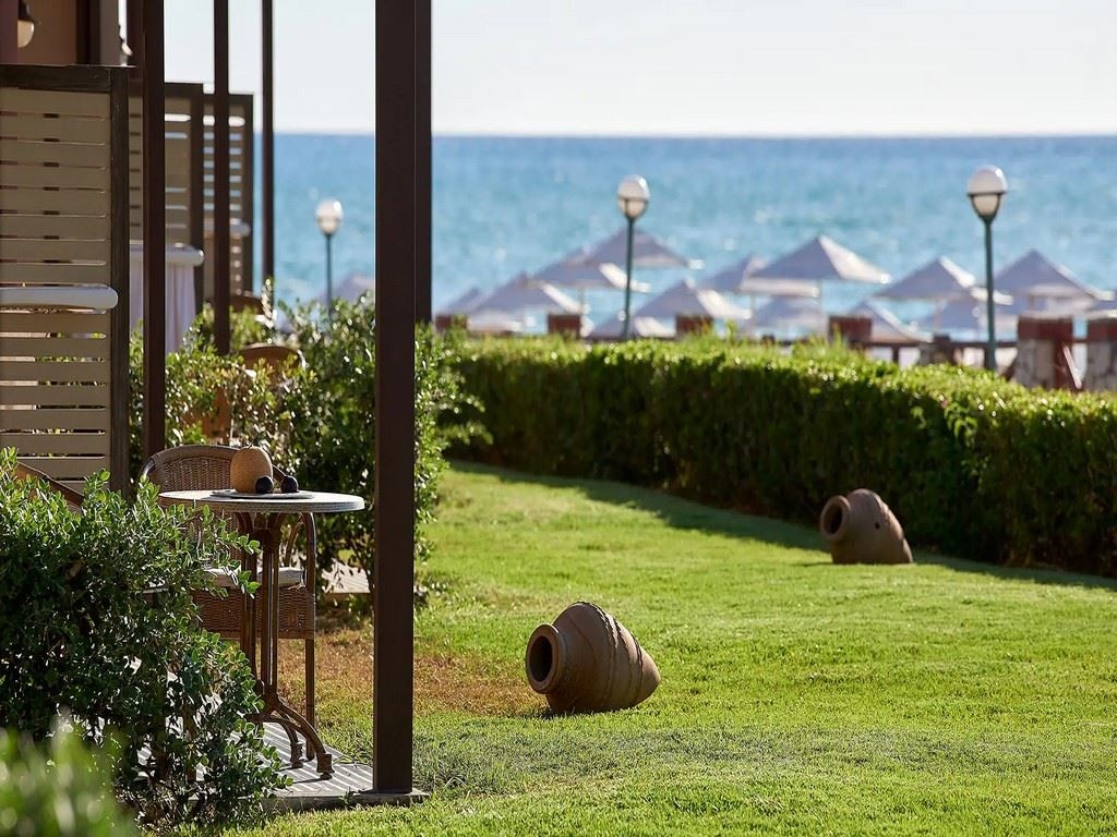 rooms-bungalow-double-seaview-balcony-or-terrace