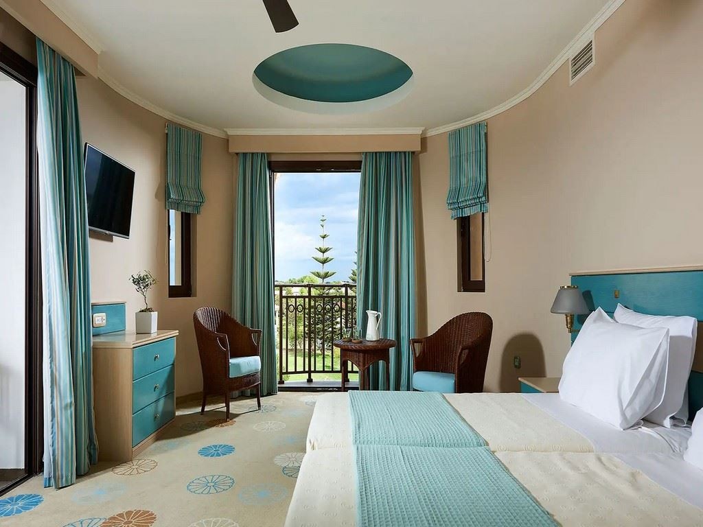 rooms-room-family-mainbuilding