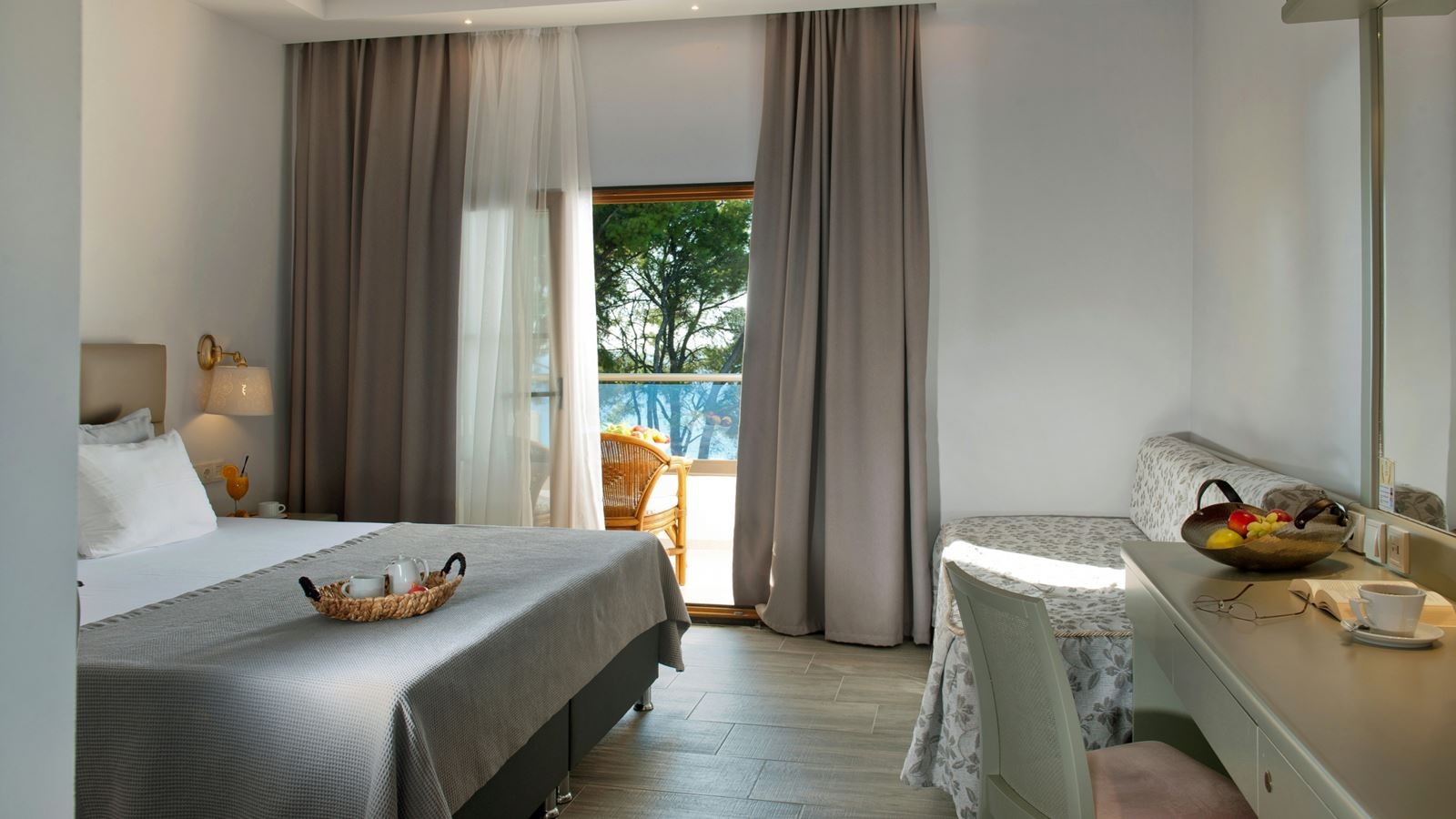 rooms-superior-room-sea-view-bungalow