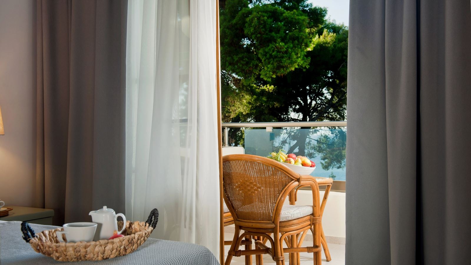 rooms-superior-room-sea-view-bungalow